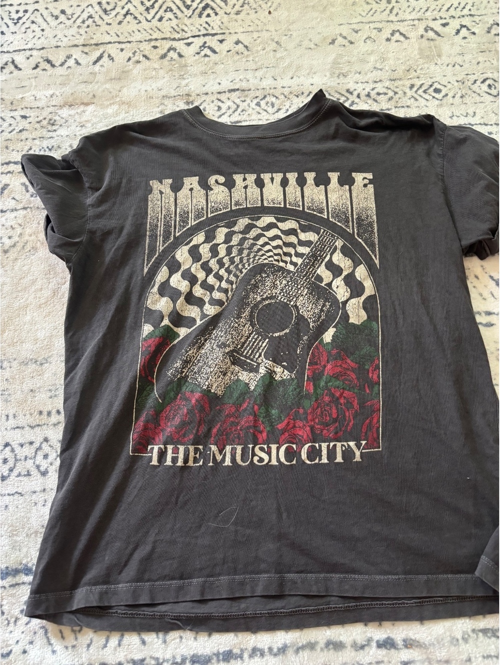 Girl Dangerous Nashville The Music City Graphic T-Shirt Size Small